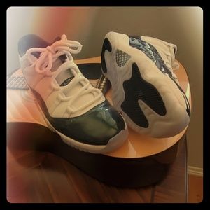 Air Jordan 11 Emerald